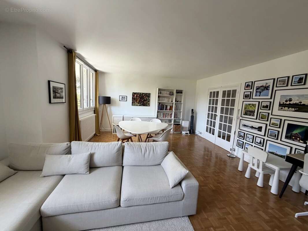 Bougival — Appartement T3/T4 - Refait à neuf -  Résidence avec PISCINE -DPE : C / C - photo 17