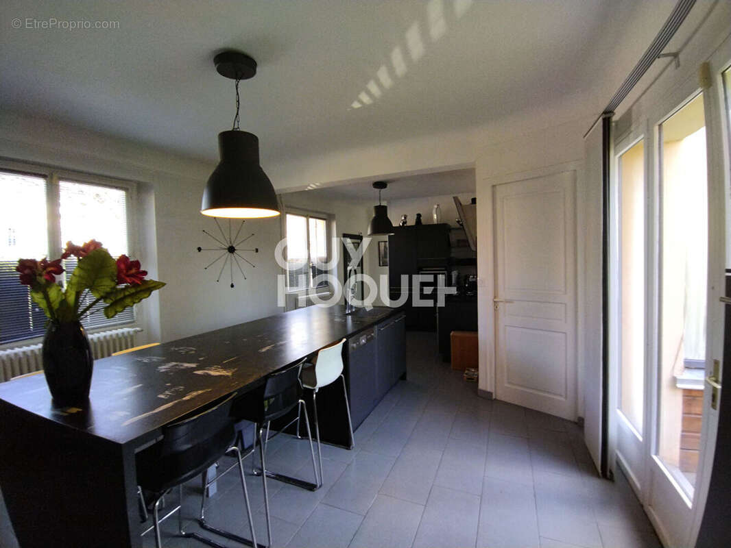 Maison à L'HAY-LES-ROSES