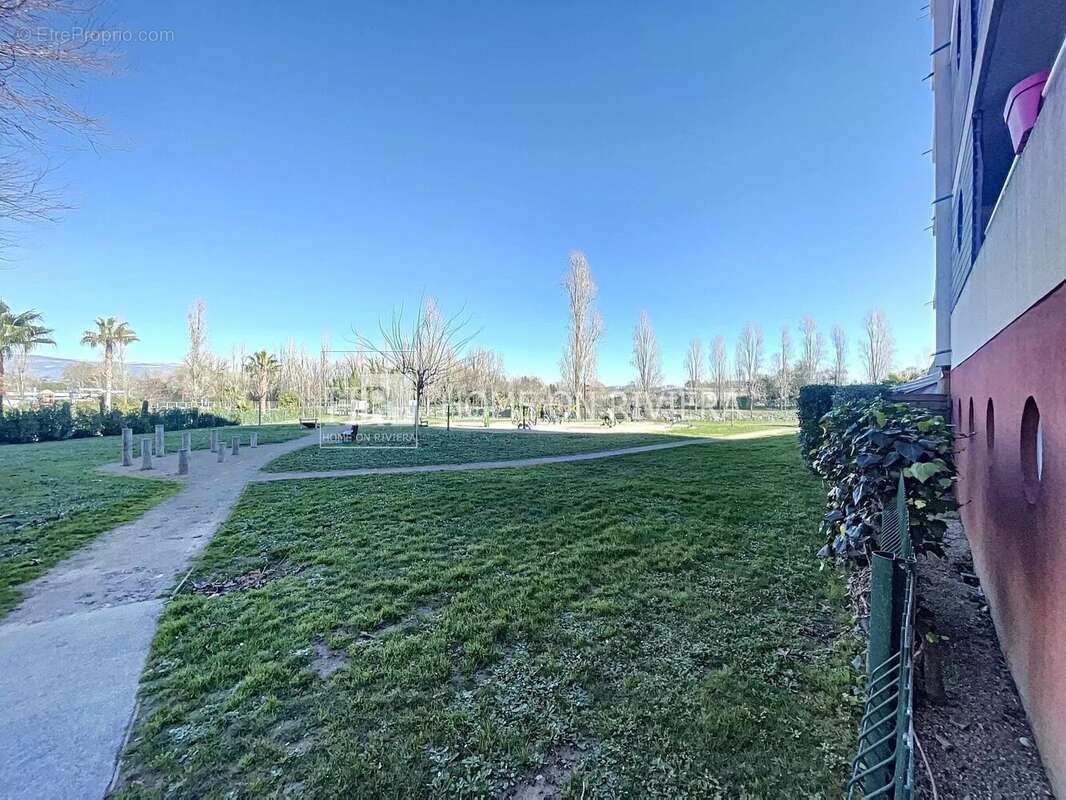 Appartement à MANDELIEU-LA-NAPOULE