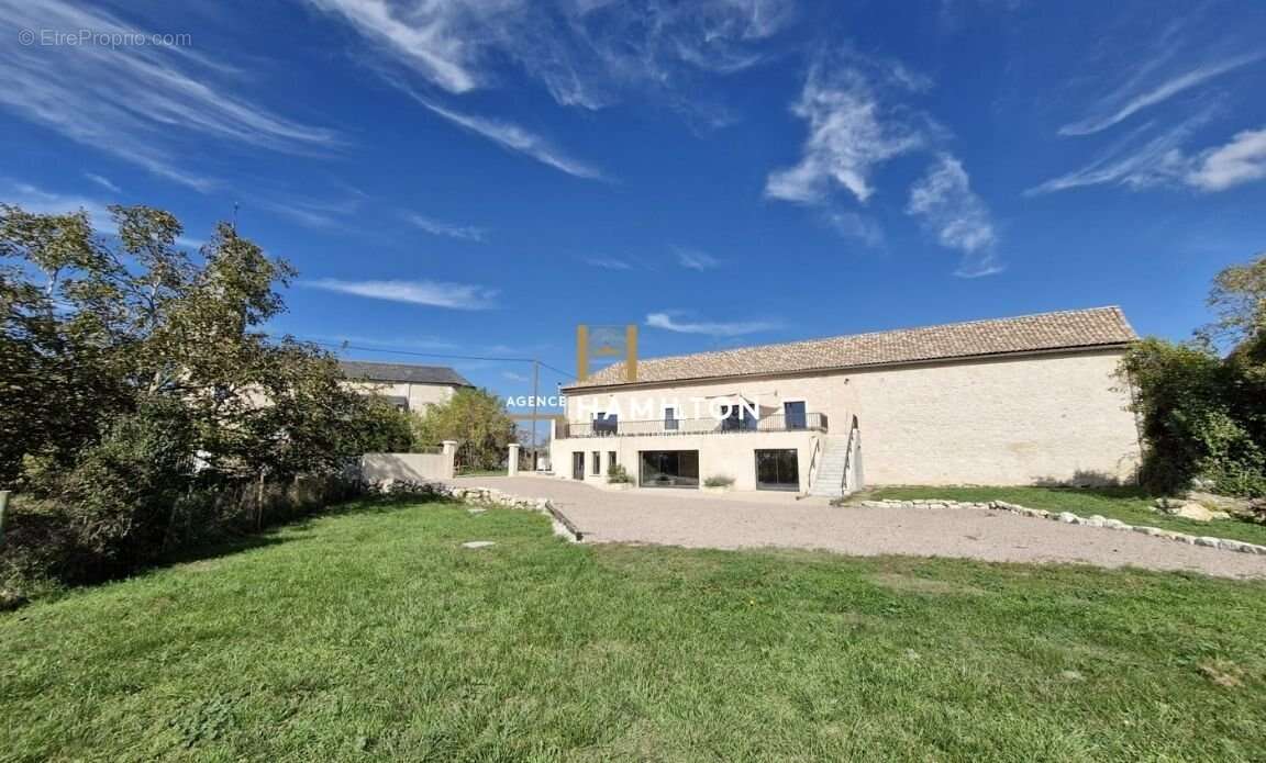 Une ferme d'exception au coeur du village, entre charme, calme et elegance - photo 8