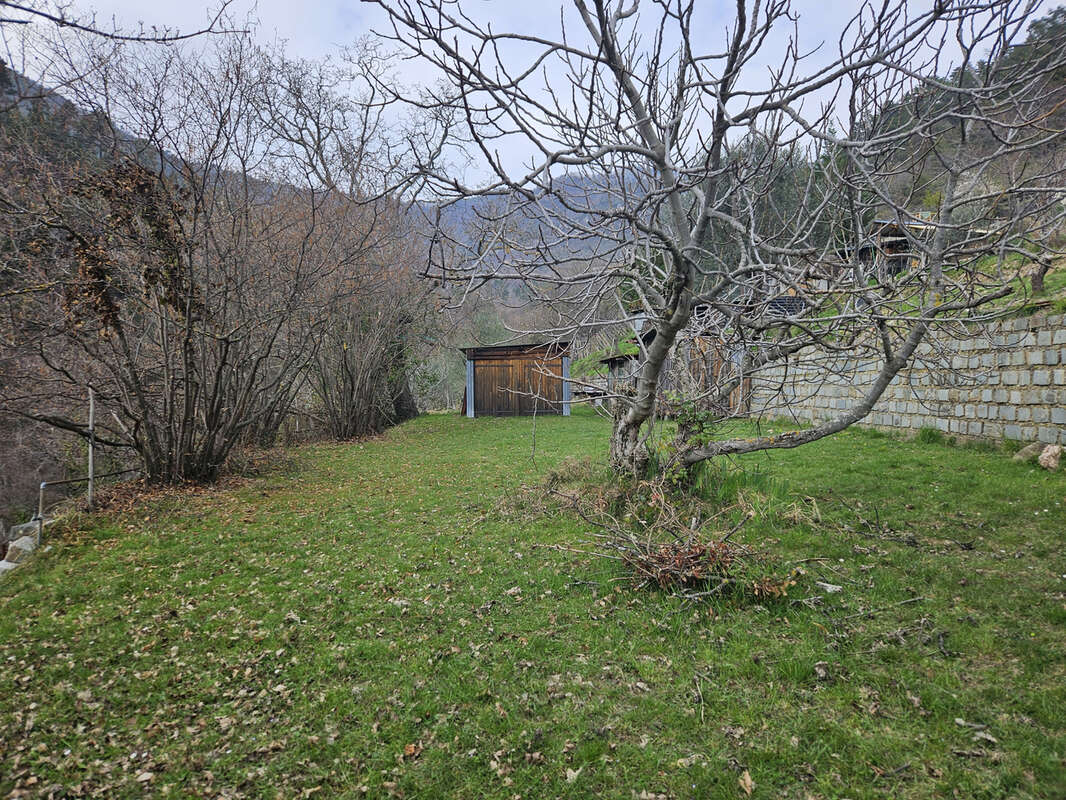 Terrain à LUCERAM