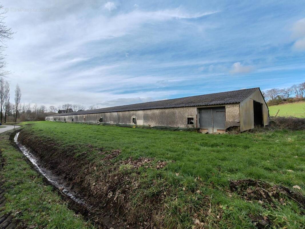 Autre à PLOUNEOUR-MENEZ