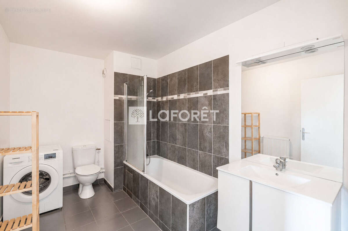 Juvisy-sur-Orge - Duplex 5 pièces de 93 m²  - terrasse de 22 m² - deux parkings et une cave - photo 9