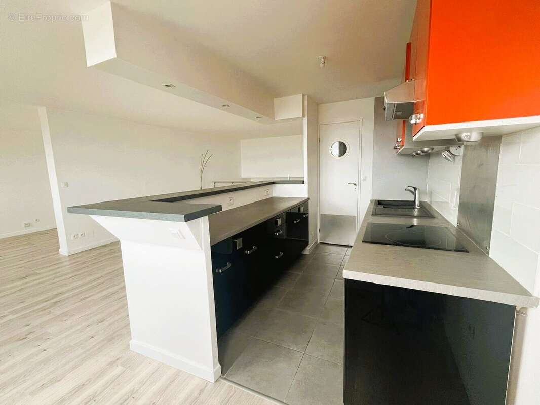 Appartement à SARTROUVILLE