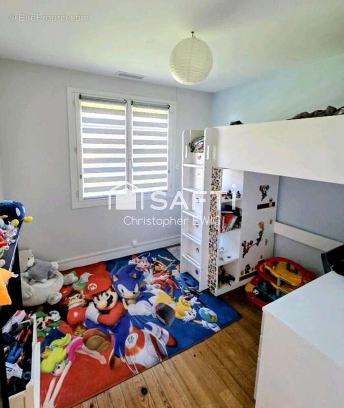 Maison 154 m² à Saint-Laurent-Des-Vignes  - photo 5