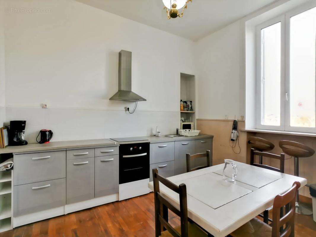 Appartement à SAINT-YRIEIX-LA-PERCHE