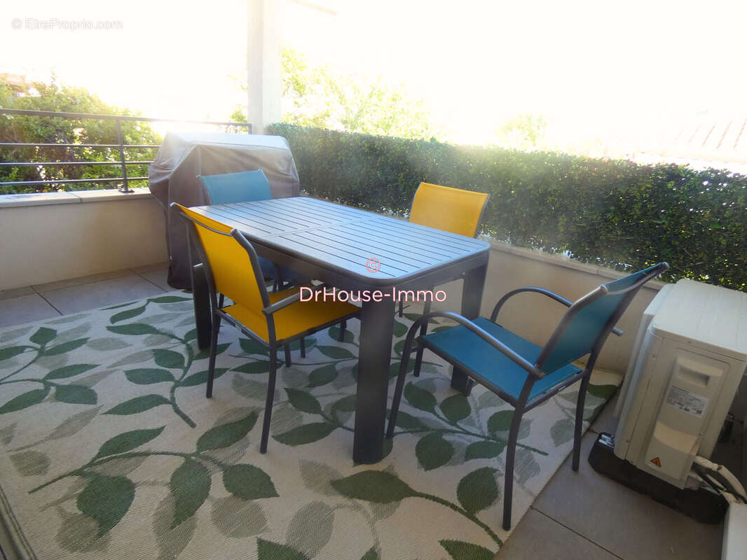 Appartement à SAINT-CYR-SUR-MER