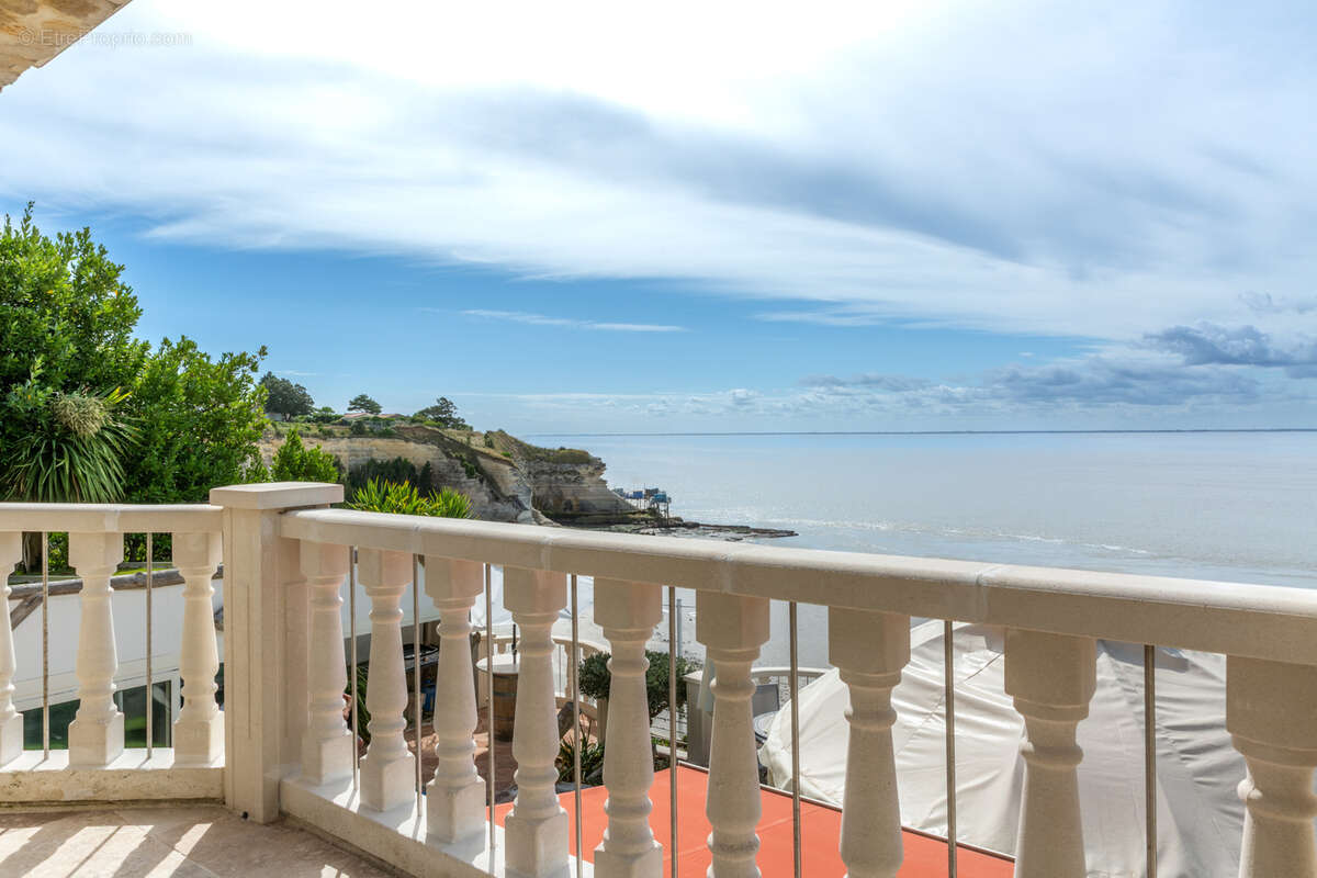 Maison à MESCHERS-SUR-GIRONDE