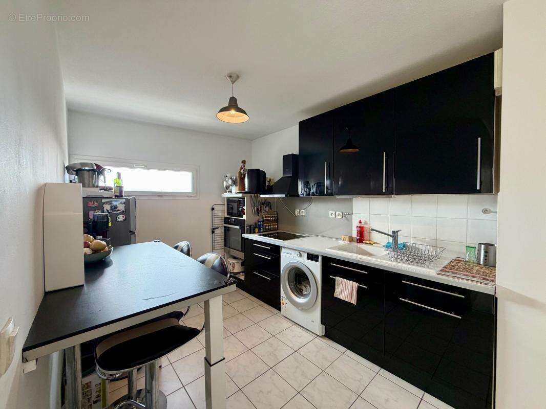 Appartement à MARSEILLE-4E