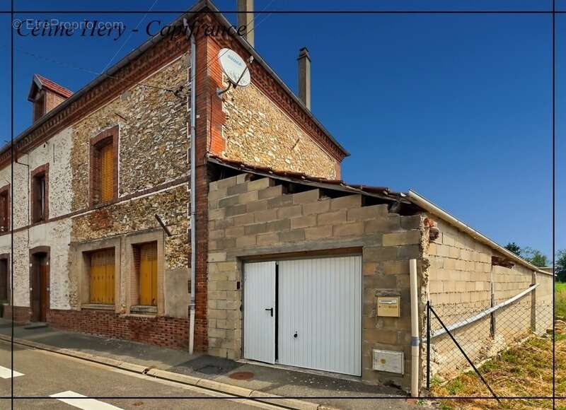 Maison à HANCHES