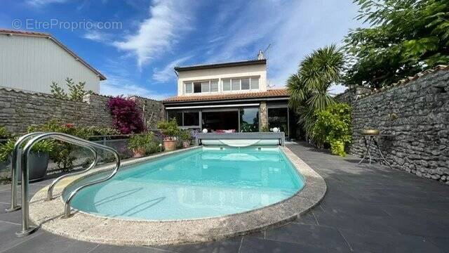 Maison à VAUX-SUR-MER