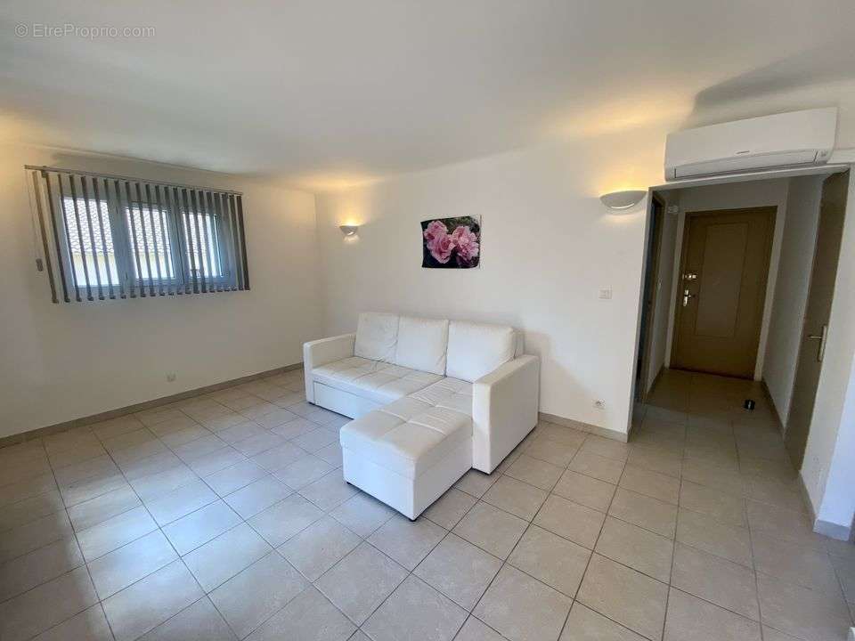 Saint Mitre les Remparts maisont type 6 à vendre - 4 chambres - Maison à SAINT-MITRE-LES-REMPARTS