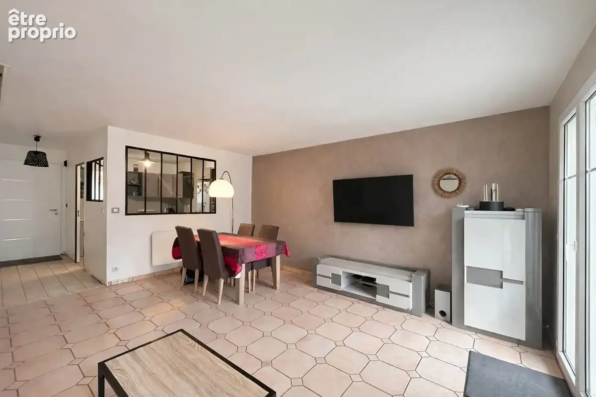 Maison 5 pièces 103 m² à vendre à Plaisir (78370) - photo 2