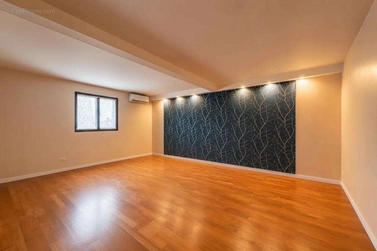 Maison entièrement rénovée - 320m saint-Cyr-sur-Morin - photo 10