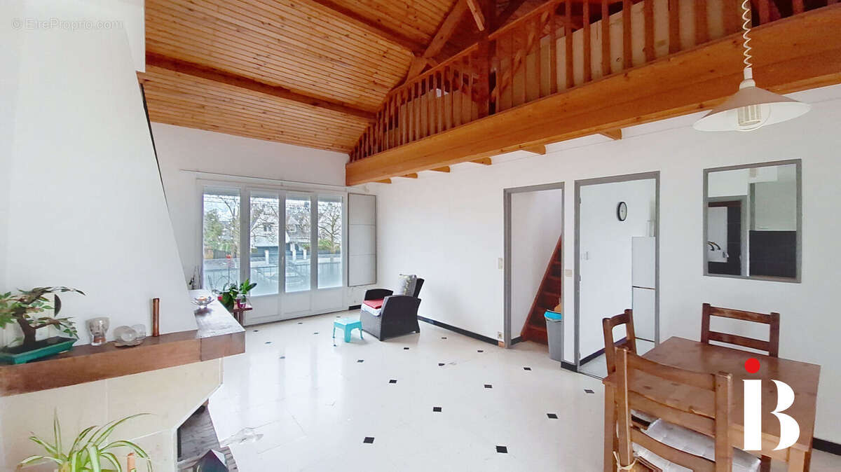 Maison à LA CHAPELLE-SUR-ERDRE