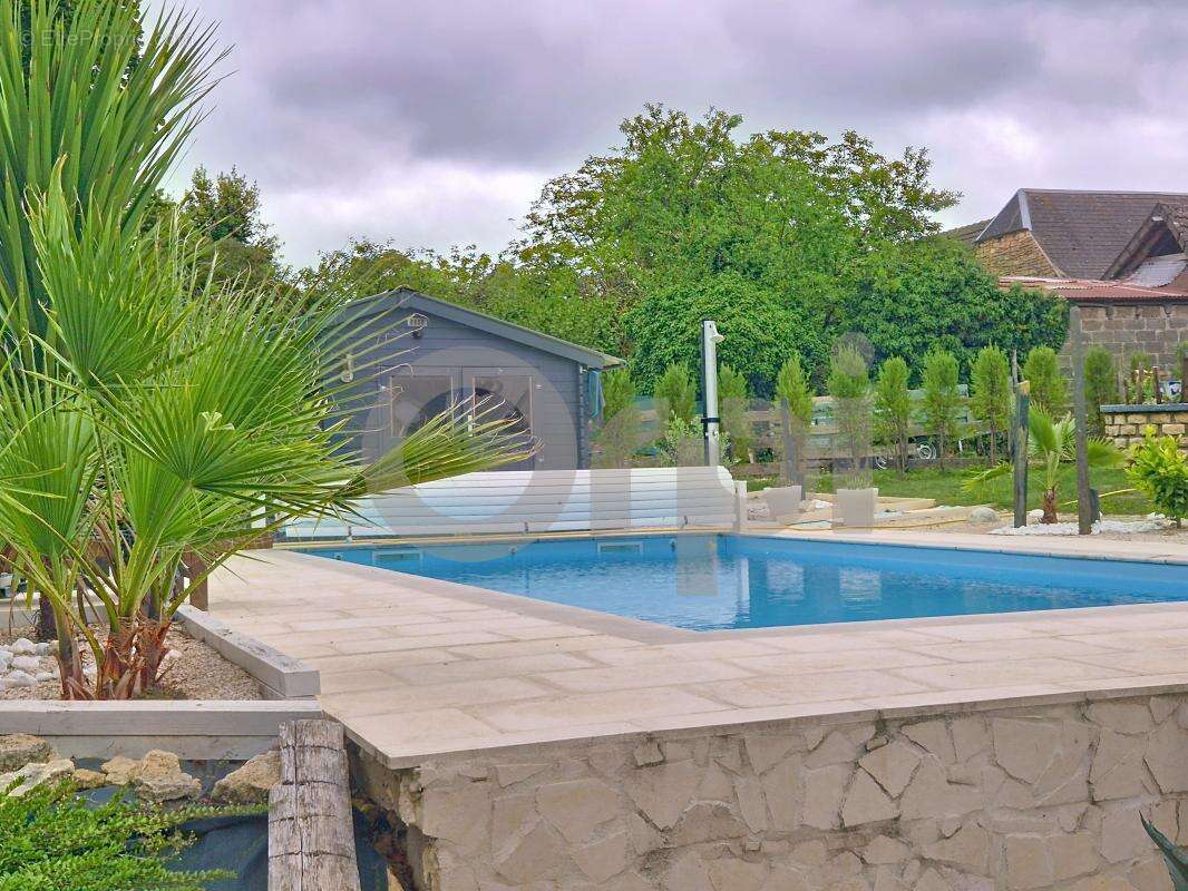 Maison à BEAUREGARD-DE-TERRASSON