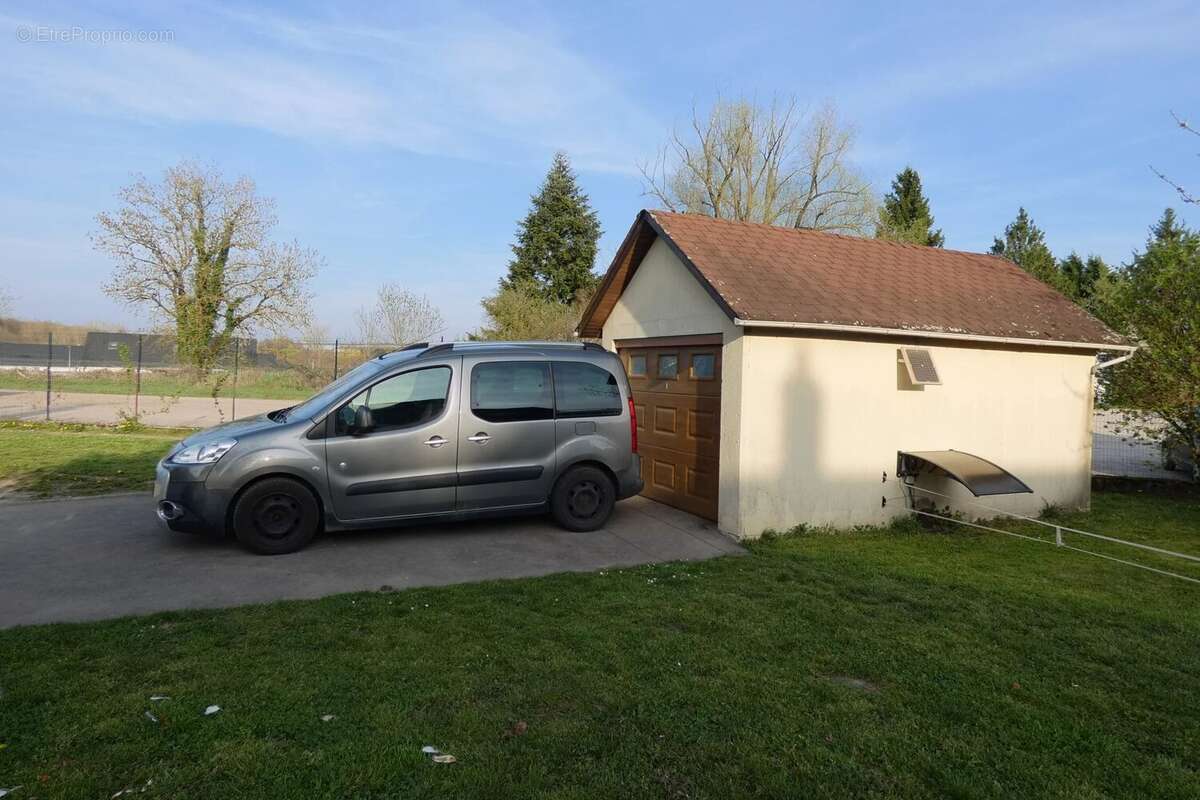 Maison à MONTCHANIN