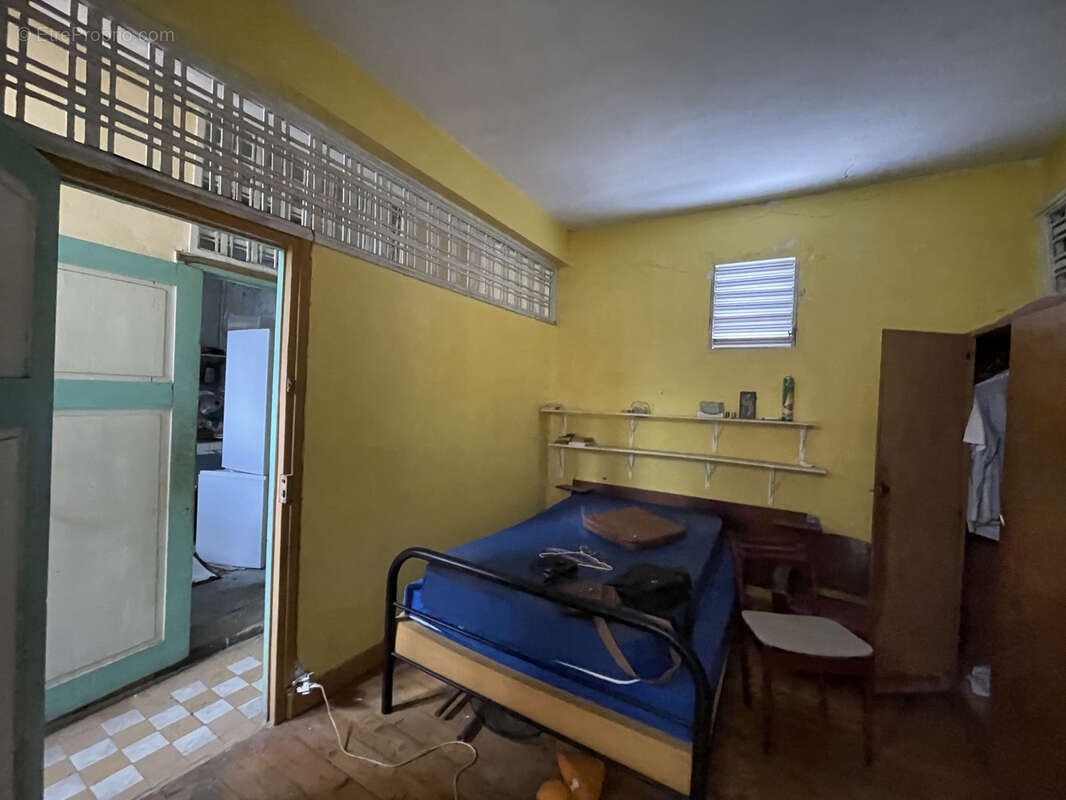 Maison à POINTE-A-PITRE