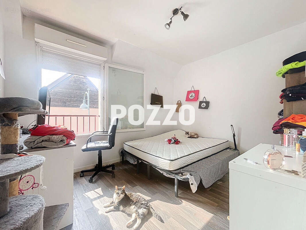 Maison à LA RIVIERE-SAINT-SAUVEUR