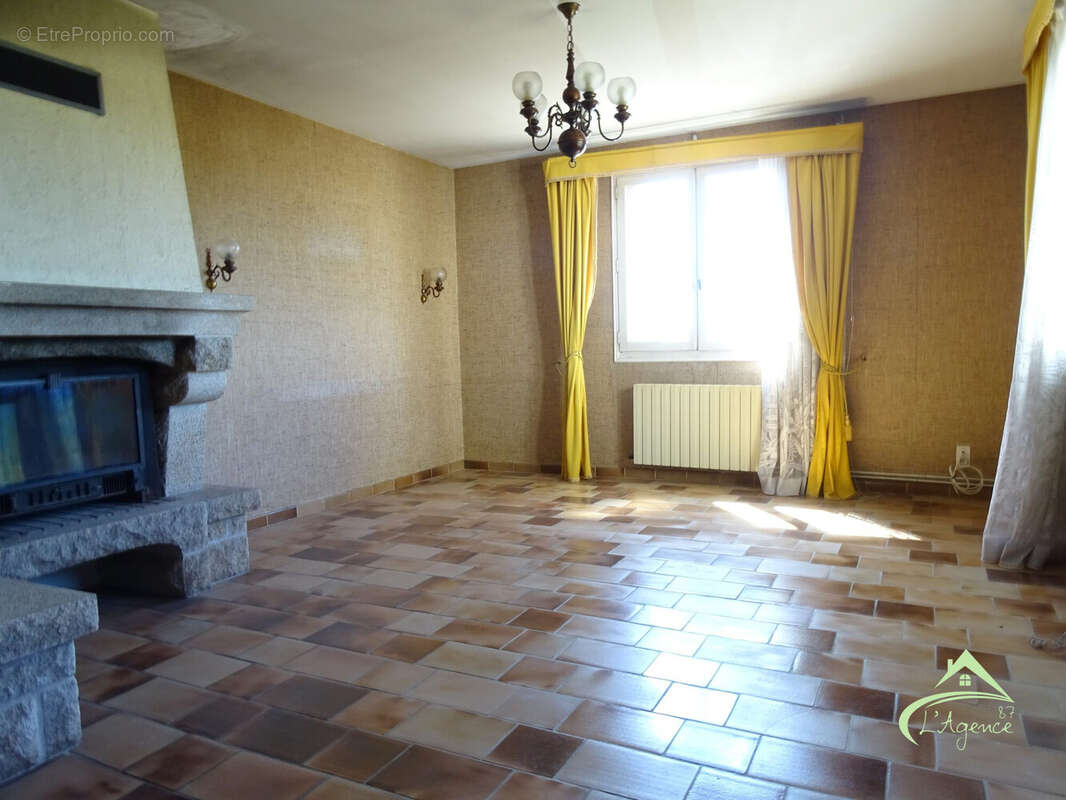 Maison à SAINT-JUNIEN