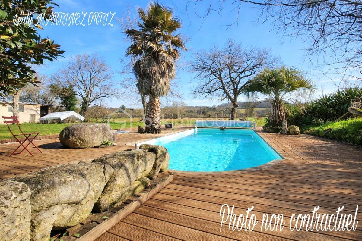 Maison à VIC-FEZENSAC