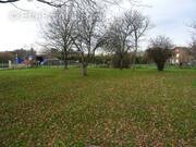 Terrain à VERNEUIL-SUR-VIENNE