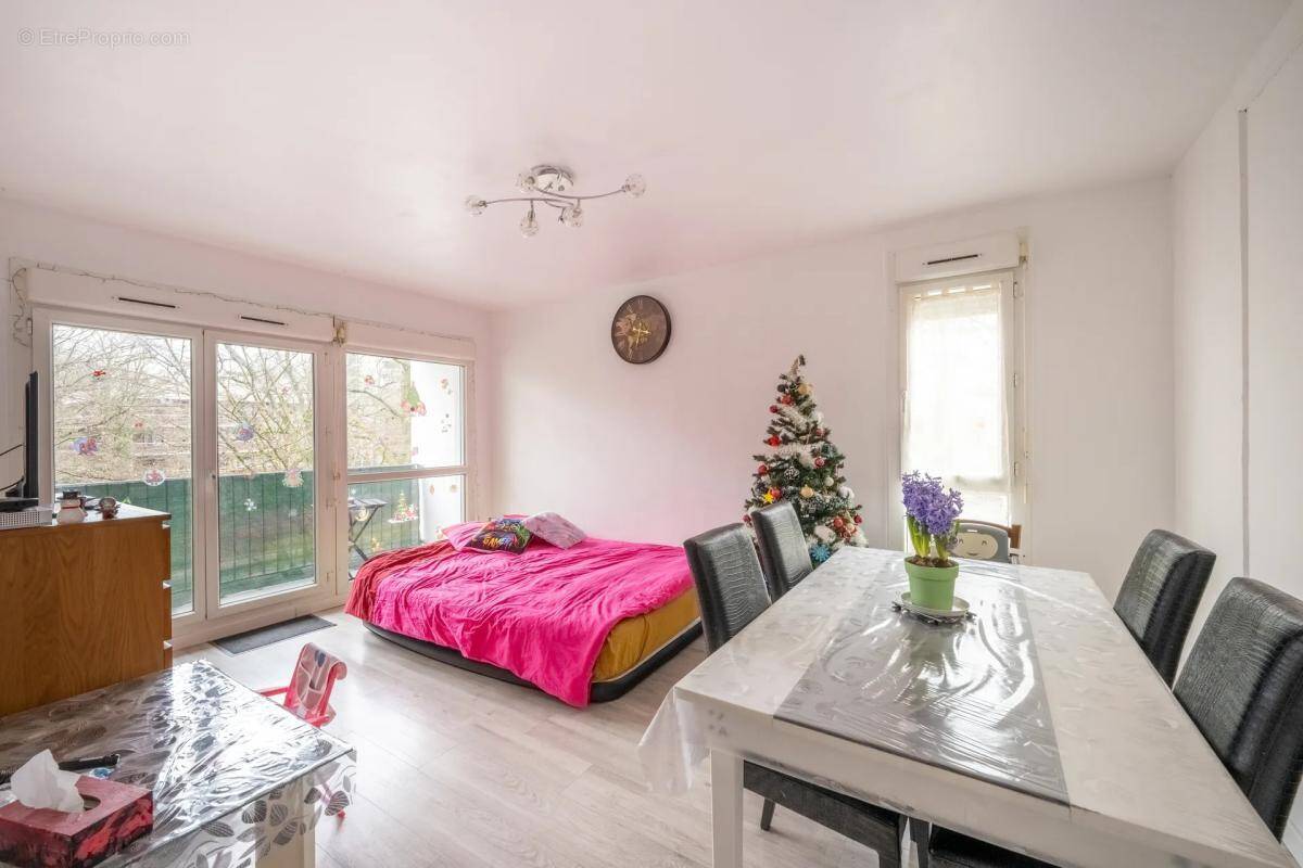 Appartement à TREMBLAY-EN-FRANCE