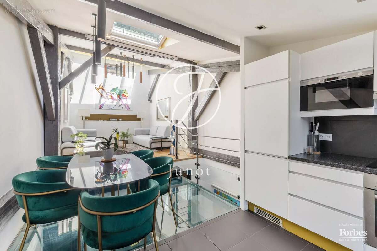 Appartement à PARIS-17E
