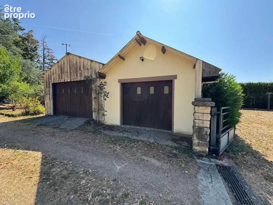 Maison familiale avec 4 chambres, véranda, grand jardin et 3 garages - photo 14