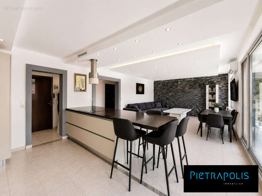 Appartement à DECINES-CHARPIEU