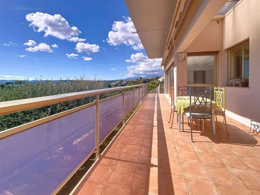 Maison à SAINT-LAURENT-DU-VAR