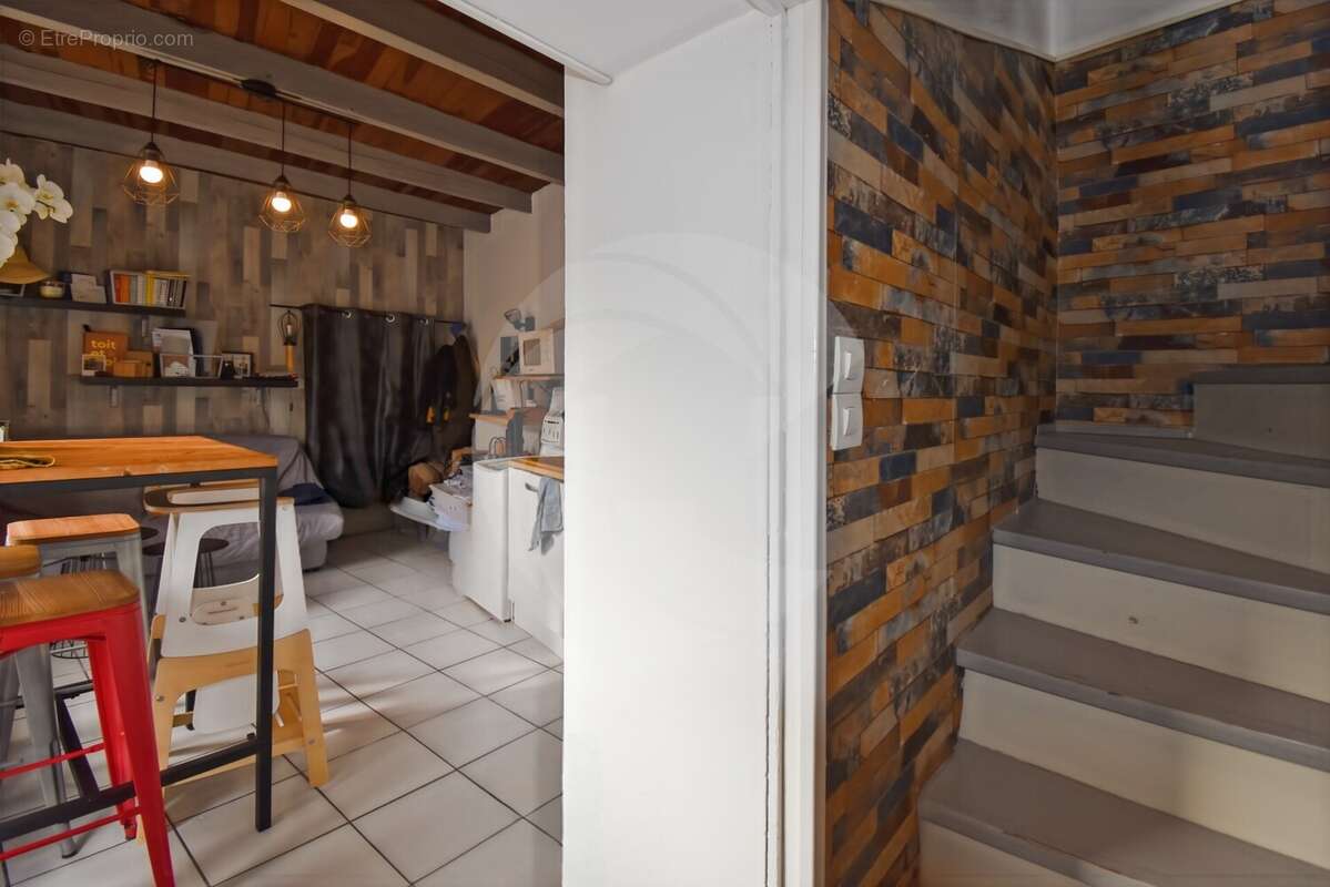 Appartement à NEGREPELISSE