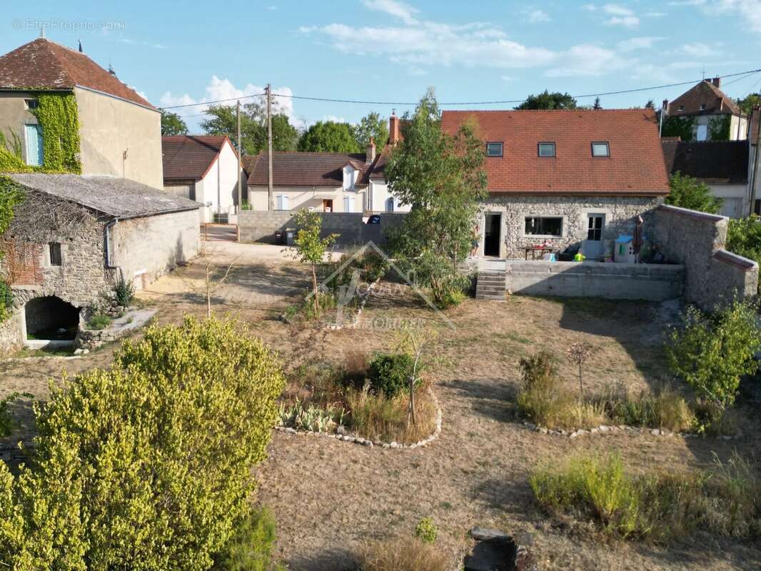 Maison coup de cœur avec vue imprenable sur l’Abbaye de Chantelle - photo 5