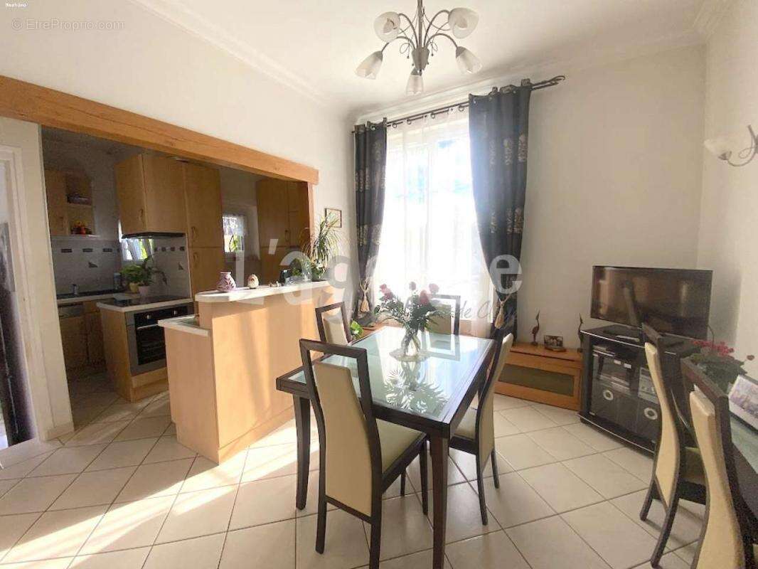 Maison à CLAYE-SOUILLY