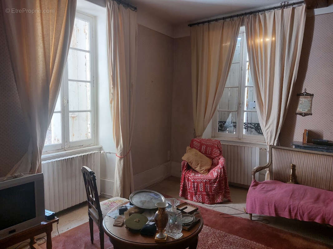 Maison à BUSSET