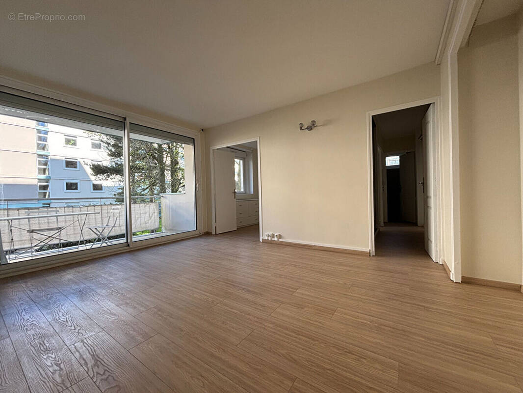 Appartement à MONT-SAINT-AIGNAN