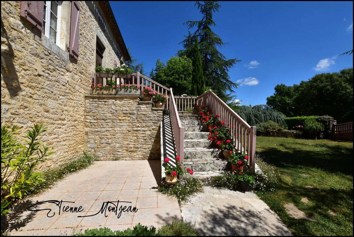 Maison à LE MONTAT