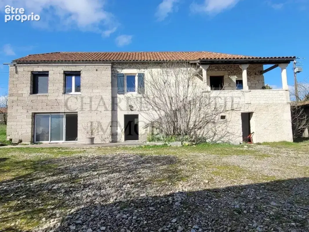 Maison en pierre avec extension et grande grange, sur un terrain de 8811 m,² à moins de 15 minutes de Cahors. - photo 16