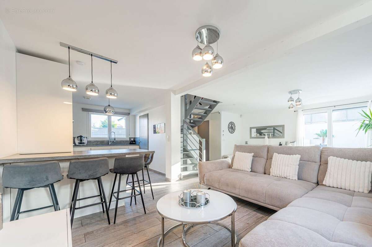 Maison à LA BALME-DE-SILLINGY