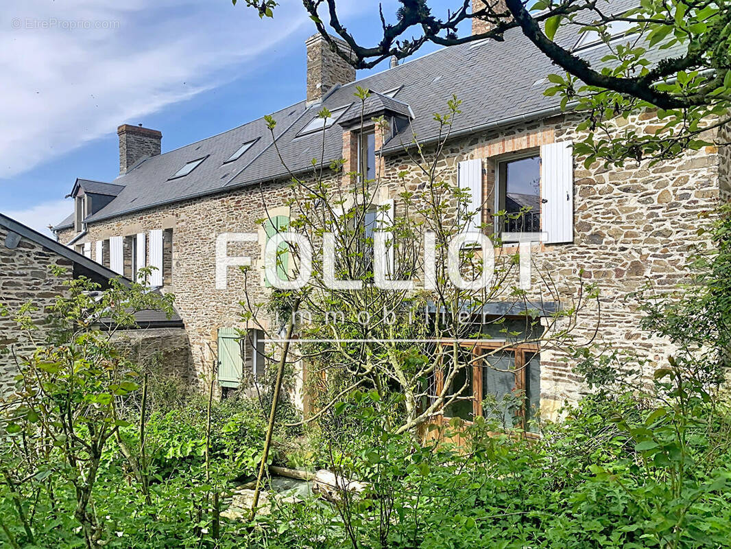 Maison à LES MOUTIERS-EN-CINGLAIS