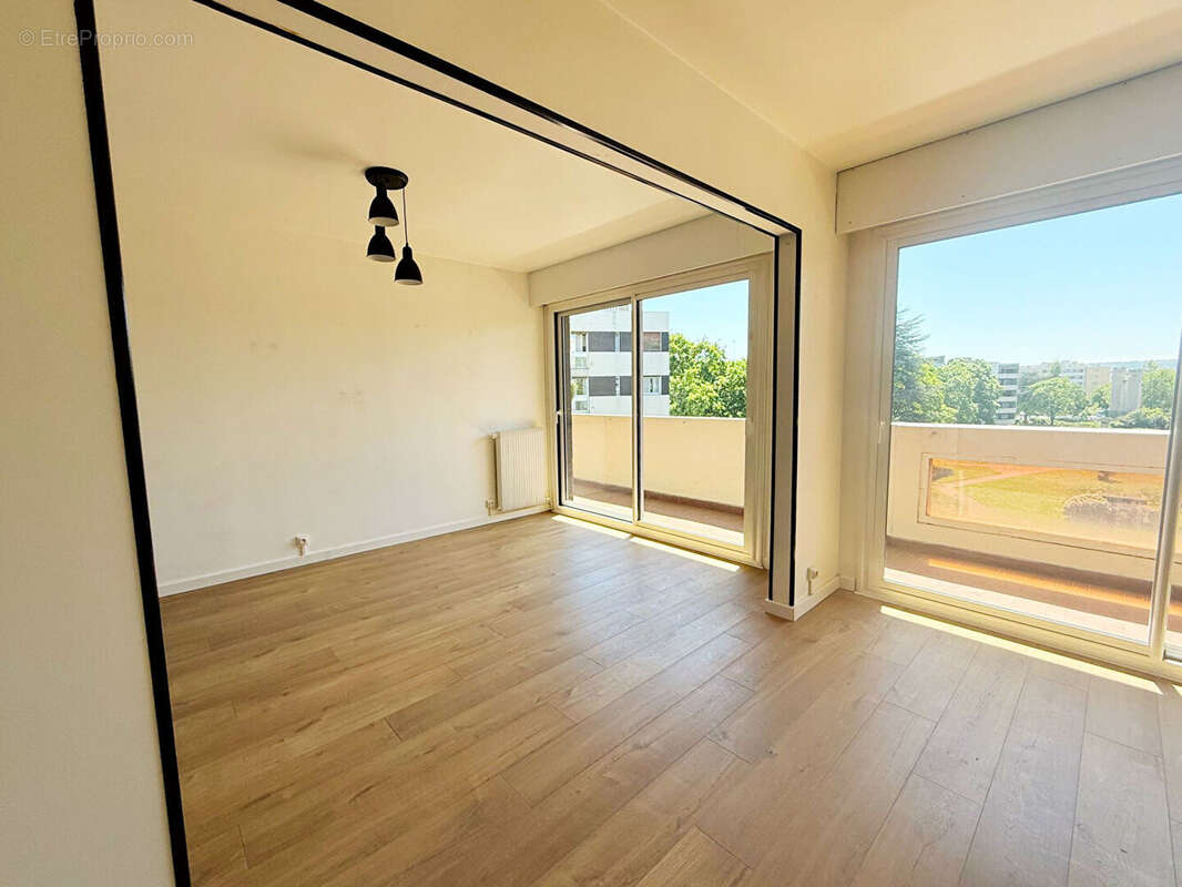 Appartement à NANTERRE
