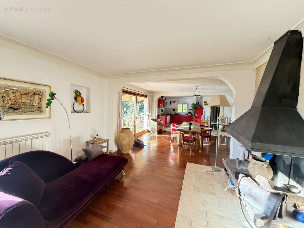 Maison à VILLECROZE