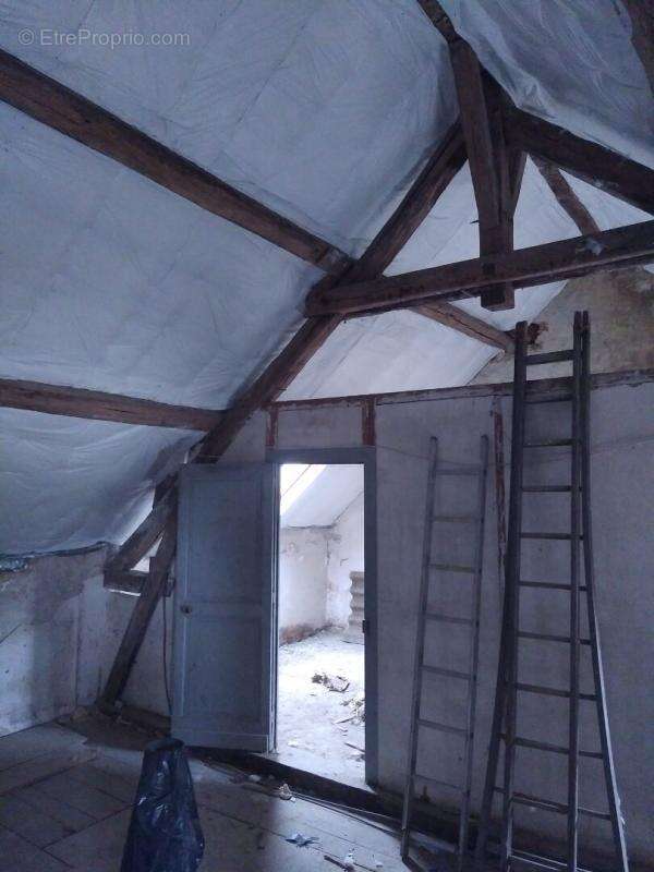 Maison à CHEZAL-BENOIT