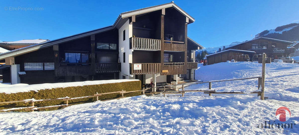 Appartement à MORILLON
