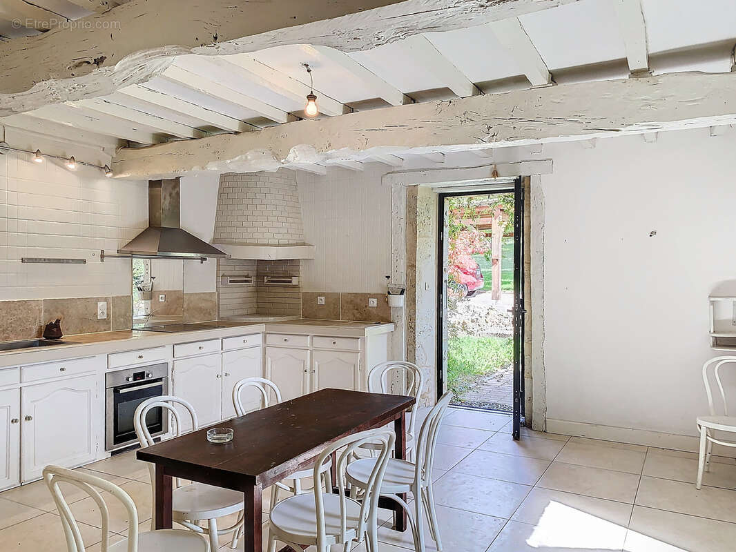 Maison à CASTERA-VERDUZAN