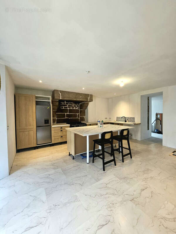 Maison à BAZOUGES-LA-PEROUSE