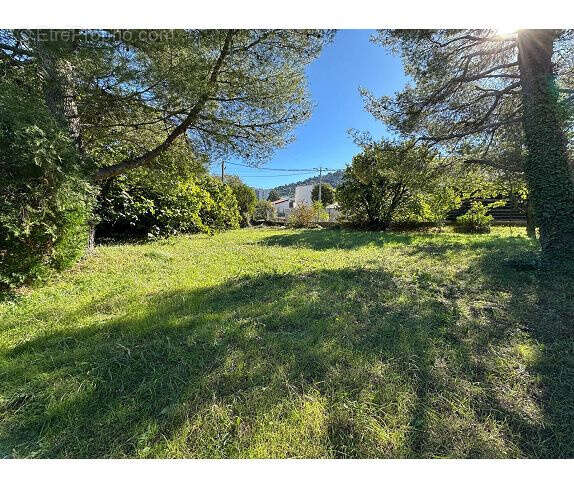 Terrain à LA PENNE-SUR-HUVEAUNE