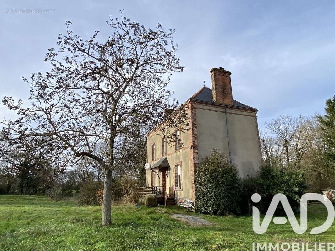Photo 2 - Maison à ASSE-LE-BERENGER