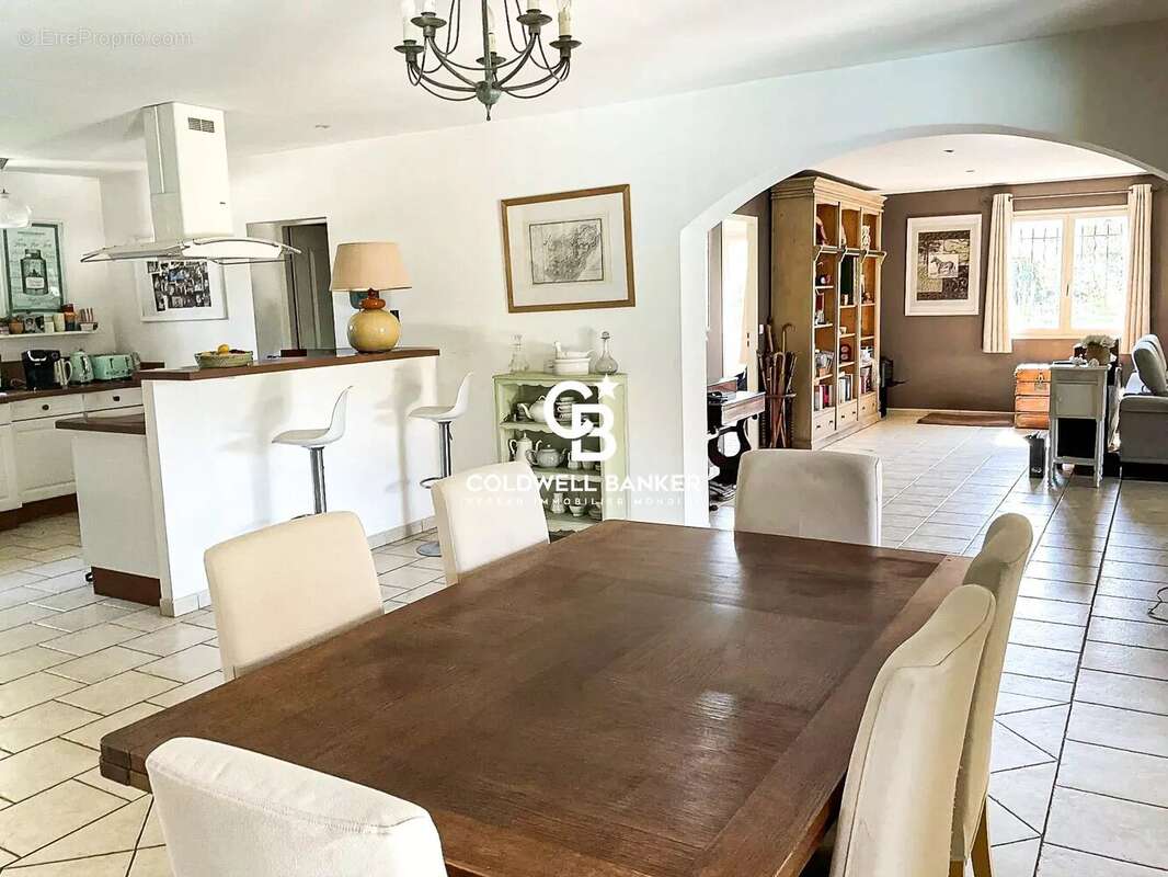 Villa provençale avec piscine et garage 83210 Solliès- Pont - photo 7