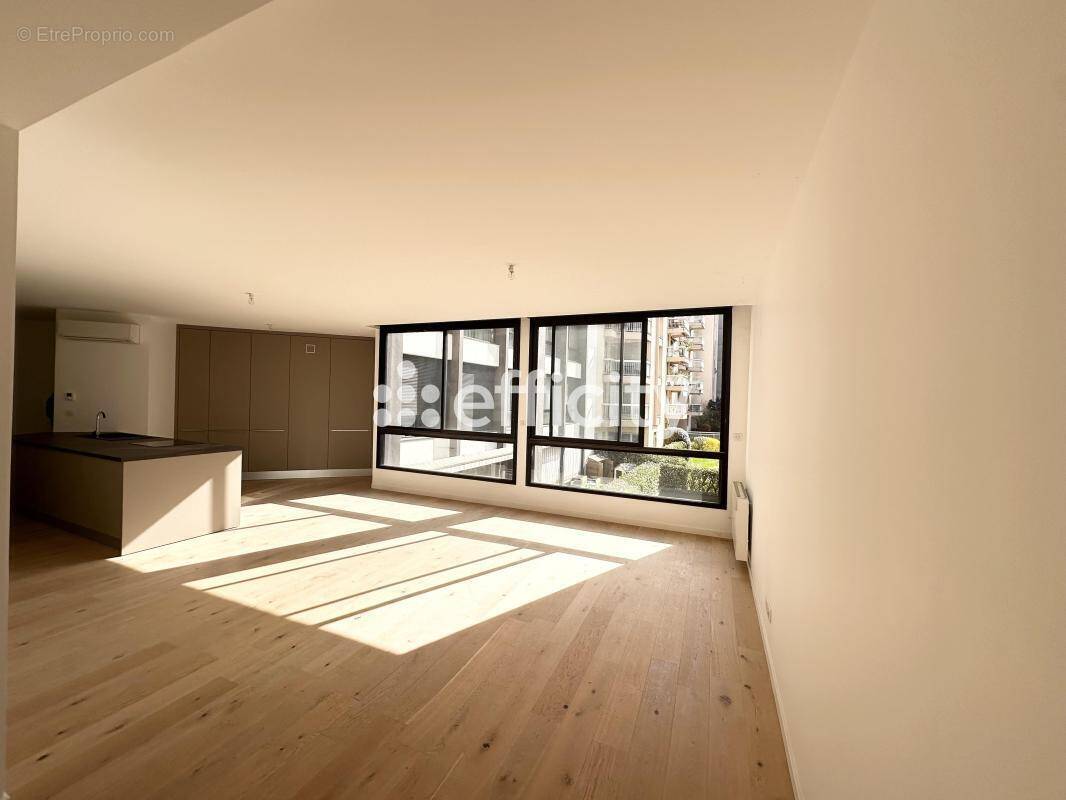 Appartement à LYON-8E